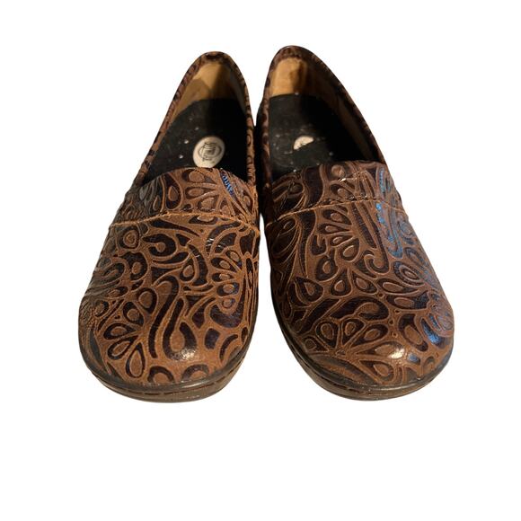 B.O.C. Peggy Brown Embossed Leather Clogs Comfort Slip On Shoes - Picture 2 of 9